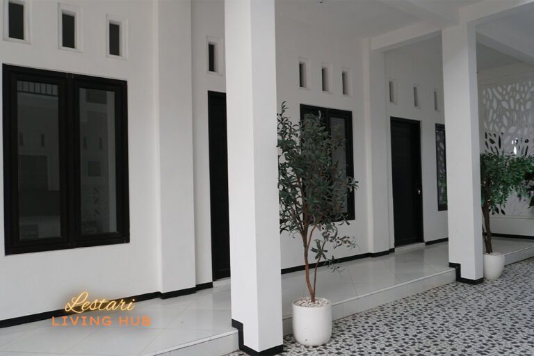 Depan Kamar Lestari Living Hub di kost putri jember