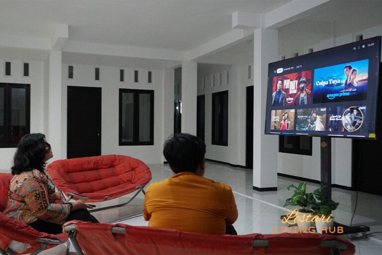 Tempat Santai Lestari Living Hub di kost putri jember